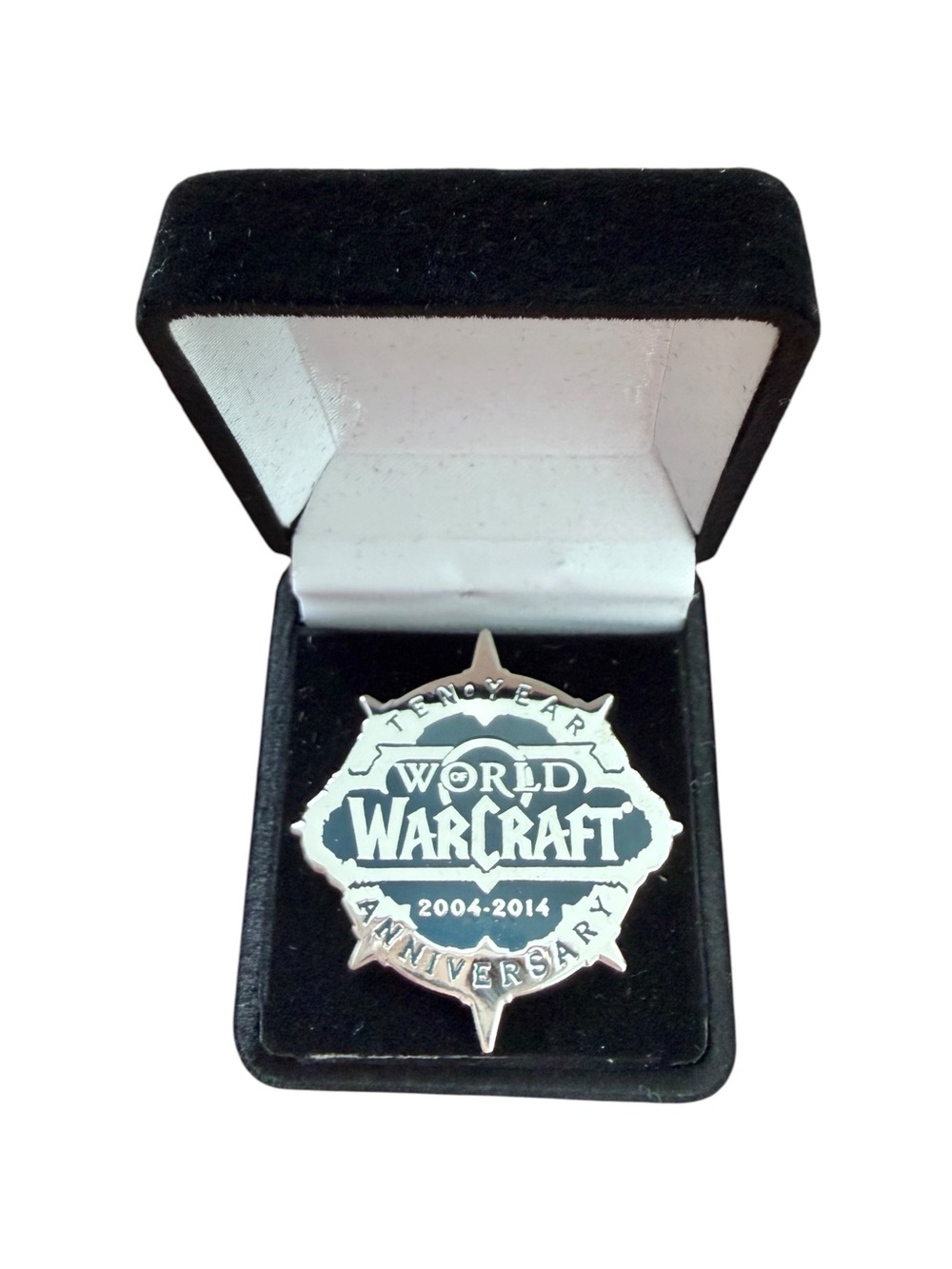 BlizzCon 2014 World of Warcraft 10th Anniversary Pin Blizzard WoW Rare Boxed